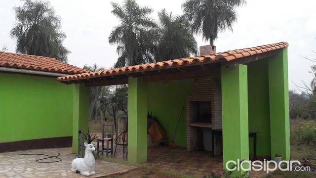 Vendo una casa en ciudad d Altos 30mts de la ruta asfaltada en el centro mismo d Altos cuenta con cuatro piezas dos baños quincho con parrilla y taracua amplio y hermoso patio con plantaciones de frutas y tachy. — foto 3