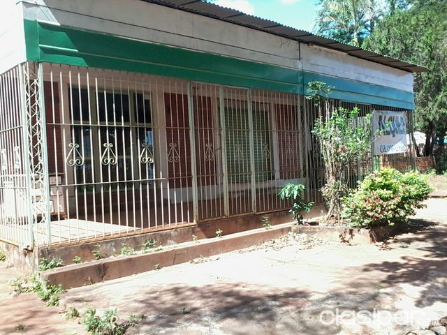 VENDO CASA, TERRENO 700 m2 — foto 2