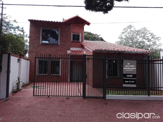 Vendo Hermosa Casa de ladrillo visto, nueva a estrenar de 2 pisos en  Asunción, barrio Villa Aurelia #4745  en Paraguay