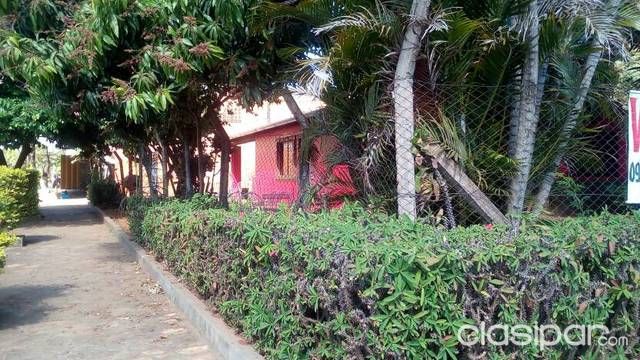 VENDO HERMOSO CHALET EN LUQUE 4TO BARRIO — foto 2