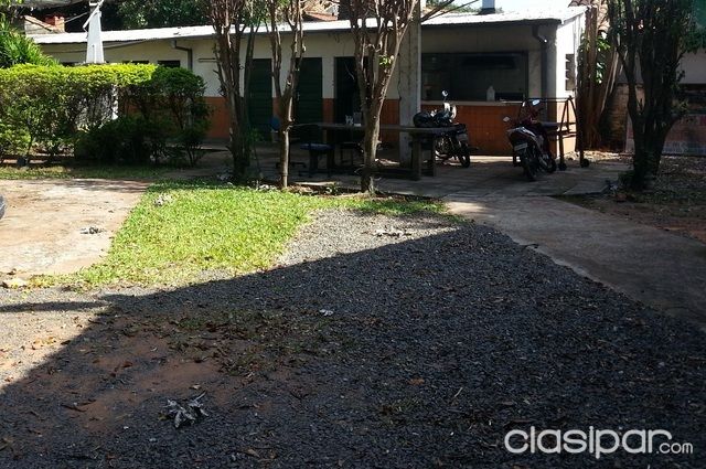 CASA CON TERRENO GRANDE — foto 2