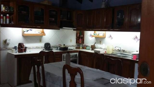 VENDO CASA DE TRES PLANTAS — foto 2