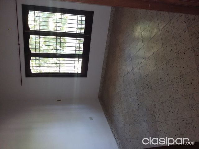 DEPTOS ZONA SAJONIA, A PASOS DEL PALACIO DE JUSTICIA!! — foto 2