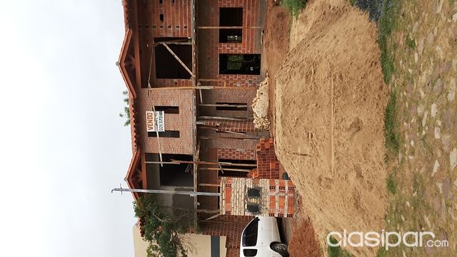 vendo duplex a 3 cuadras del colegio SEK.- — foto 2