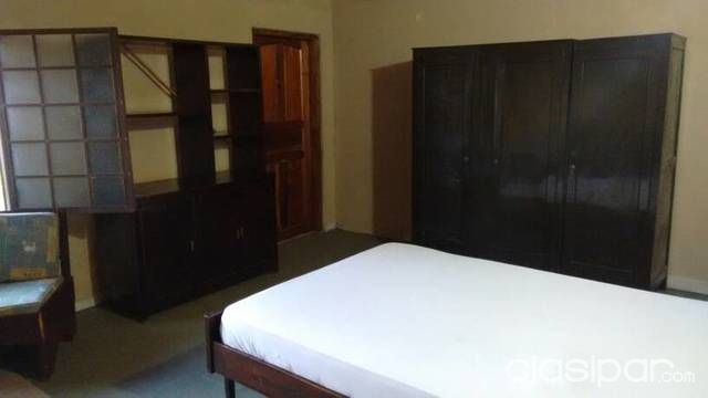En Bo San isidro-Lambare.Habitación grande 5x4 amoblada, con entrada independiente y garage, todo incluído. — foto 2