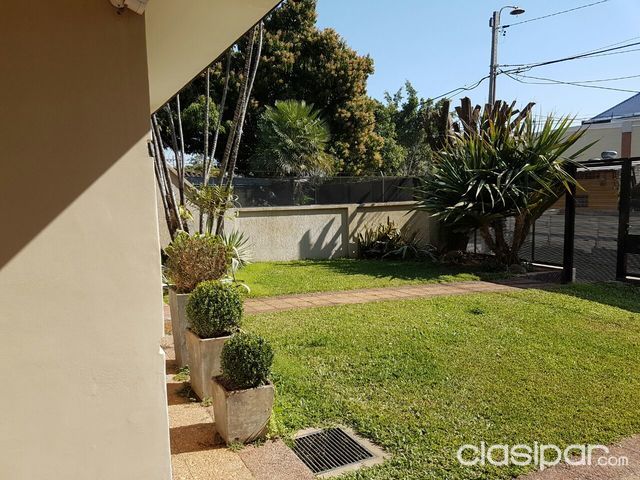 VENDO HERMOSA RESIDENCIA EN FERNANDO DE LA MORA — foto 3