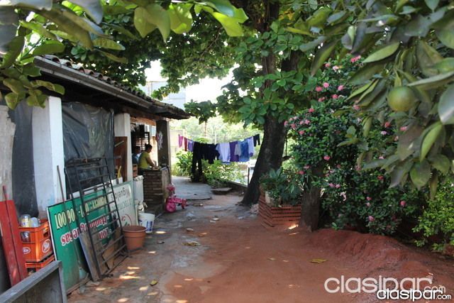 Vendo Casa sobre Primero de Marzo a una cuadra de la Municipalidad Lambaré — foto 3