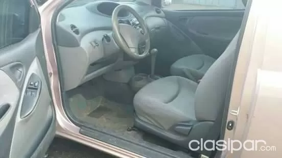 Toyota Vitz 2001 - foto 2