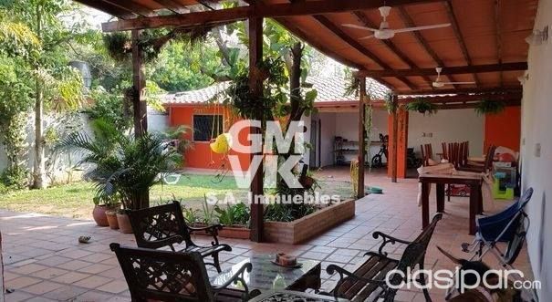 VENDO CASA EN LAMBARE - ZONA ITA ENRAMADA A PASOS DEL YACHT Y GOLF CLUB — foto 2