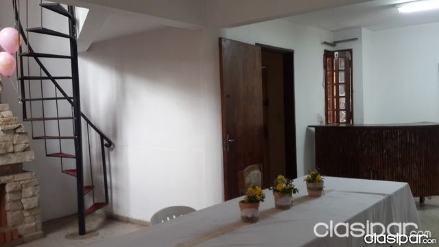 VENDO AMPLIA RESIDENCIA a 4 cuadras de la Av. Boggiani y 7 cuadras de Mcal. López. Barrio residencial Villa Aurelia. — foto 2