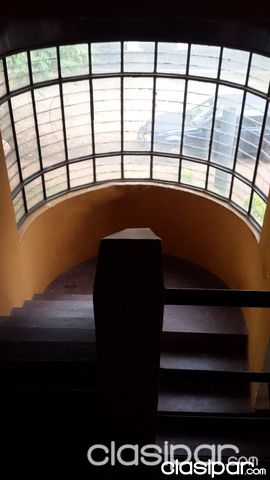 VENDO AMPLIA RESIDENCIA a 4 cuadras de la Av. Boggiani y 7 cuadras de Mcal. López. Barrio residencial Villa Aurelia. — foto 3