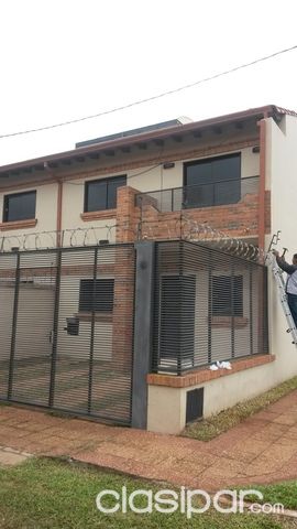 DUPLEX EN ESQUINA A 3 CUADRAS DE AVDA MCAL LOPEZ Y DON BOSCO 2 CUADRAS DE S6 - — foto 2