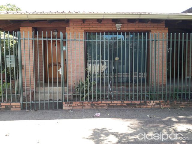 Vendo Una Casa 1300 m2 Excelente Ubicacion en Luque — foto 2