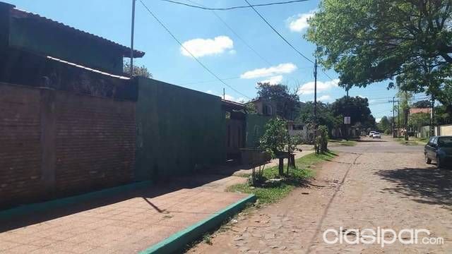 VENDO HERMOSA CASA CON SALONES COMERCIALES — foto 2