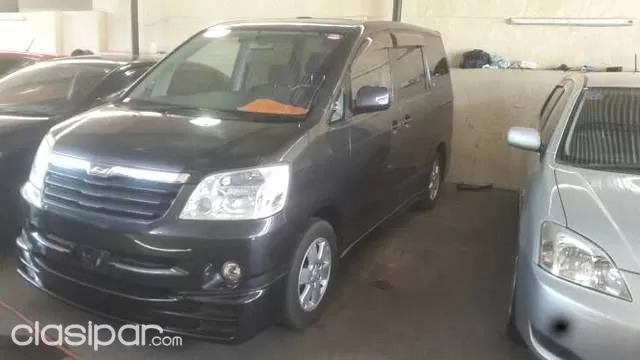 Toyota Noah 2003 — foto 2
