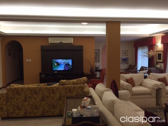 RESIDENCIA CON TERRENO DE 780 m2 EN ESQUINA BRIO MBURUCUYA — foto 2