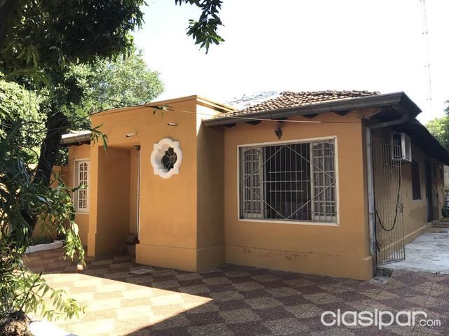 VENTA CASA A 1 CUADRA DE LA AV. EUSEBIO AYALA. Fdo sur Zona Salemma. — foto 3