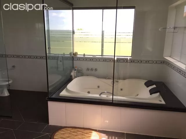 ARROYOS Y ESTEROS DPTO. COORDILLERA: RESIDENCIA EN EL COUNTRY CARLOS FRANCO - UNICA!! — foto 2