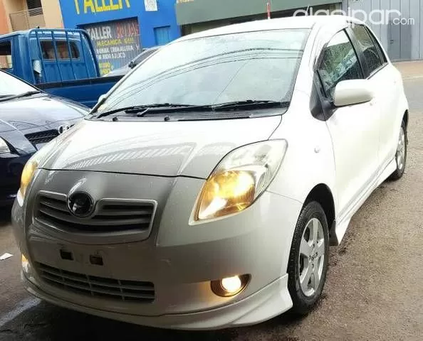 Toyota Vitz 2005 — foto 4