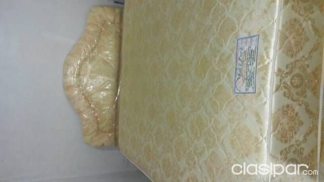 Una cama con cabecera — foto 3