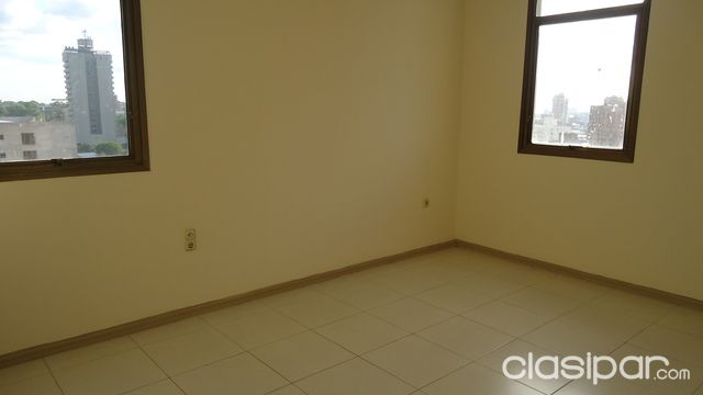 ALQUILO AMPLIO DEPARTAMENTO CON HERMOSA VISTA EN CIUDAD NUEVA — foto 3