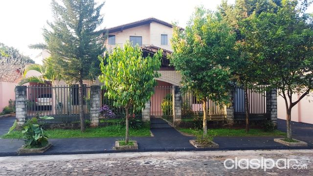 VENDO HERMOSA RESIDENCIA TITULADA EN EL AREA 4 CiUDAD DEL ESTE — foto 2