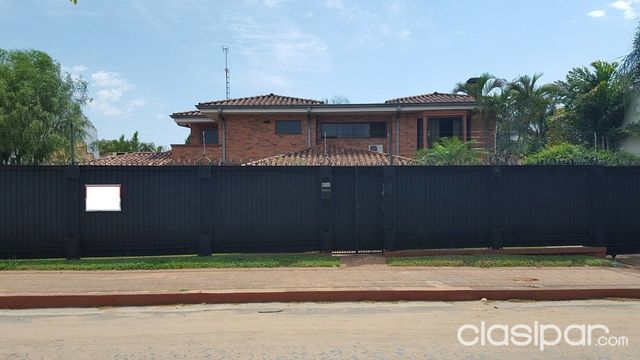 RESIDENCIA, BARRIO YCUA SATY, ZONA SANTA TERESA, 4 DORMITORIOS. — foto 2