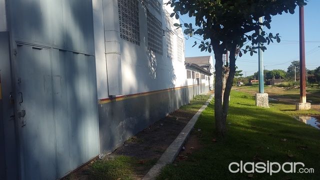 DEPOSITO AMPLIO EN FDO. DE LA MORA — foto 2