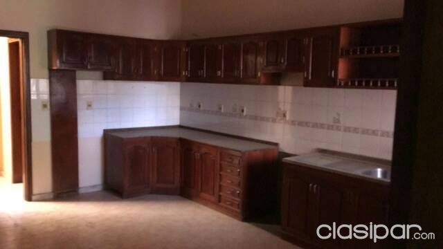 ALQUILO RESIDENCIA EN BARRIO HERRERA A PASOS DE MCAL LOPEZ — foto 3