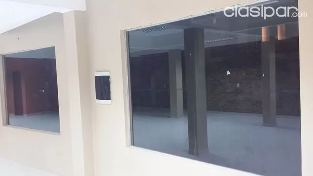 AMPLIO SALON COMERCIAL EN LAMBARE — foto 2