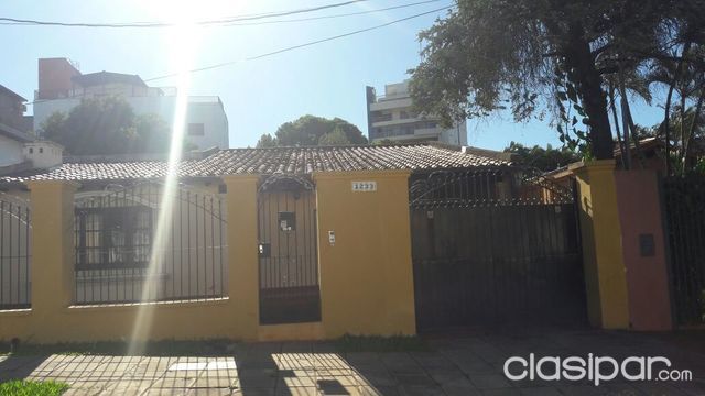 VENDO CASA ESTILO COLONIAL, zona Las Lomas, Santísima Trinidad. — foto 2