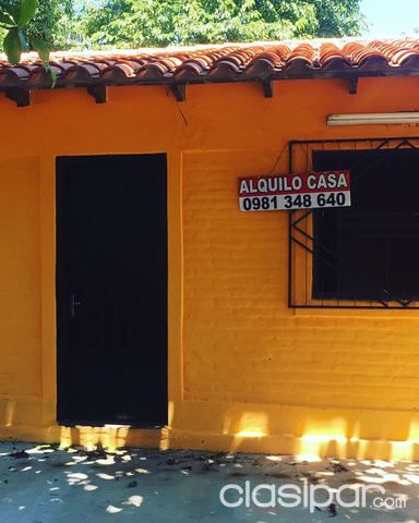 ALQUILO CASA ZONA STOCK- SAN LORENZO CON 3 HABITACIONES, IMPECABLE. — foto 2