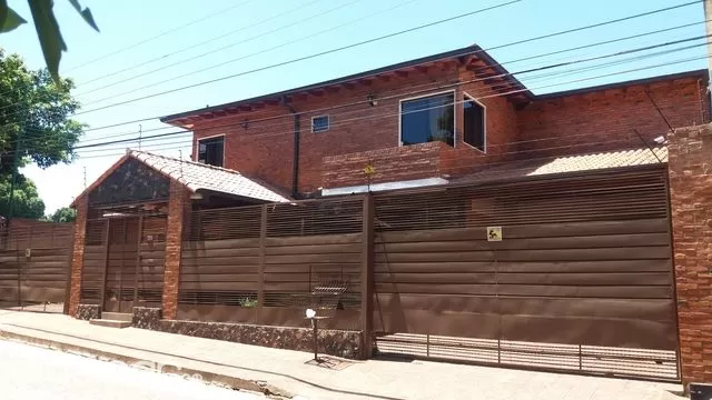 HERMOSA RESIDENCIA EN BARRIO SAN PABLO — foto 2