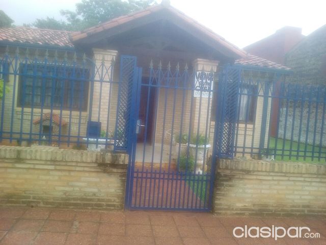 VENDO COQUETA CASA EN LUQUE — foto 2