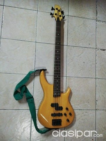 Bajo Electrico Freeman #253749 | Clasipar.com en Paraguay