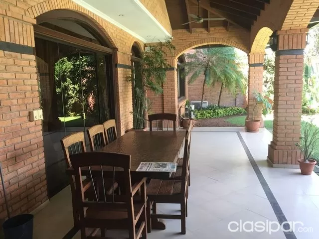 VENDO RESIDENCIA, MBURUCUYA, EN ESQUINA ZONA DETRAS DEL PARAGUAYO JAPONES — foto 2