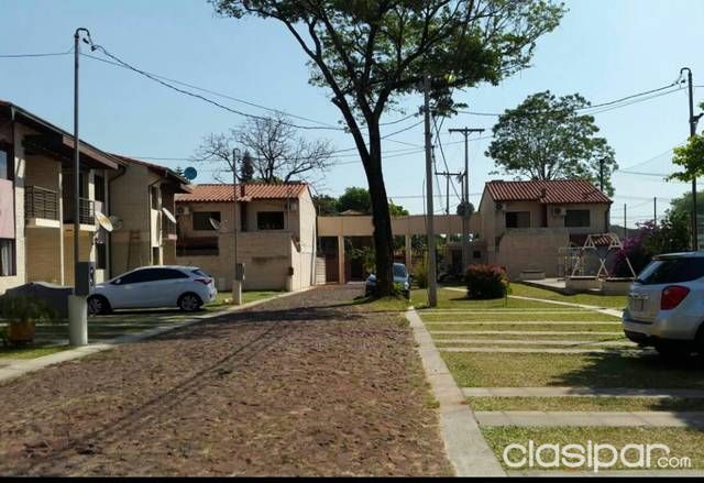 Mejor Ubicado Imposible!! Remato Cómodo Y Seguro Duplex En Lambaré — foto 2