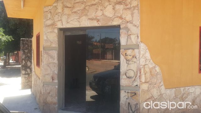 Alquilo salon comercial zona fdo de la mora, a cuadras de la calle libertad, sobre. — foto 2
