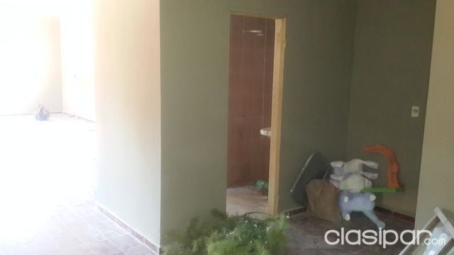 Alquilo salon comercial zona fdo de la mora, a cuadras de la calle libertad, sobre. — foto 3