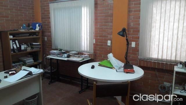 EN VENTA – CASA EN LUQUE CON ESPACIO PARA OFICINAS O CONSULTORIO — foto 3