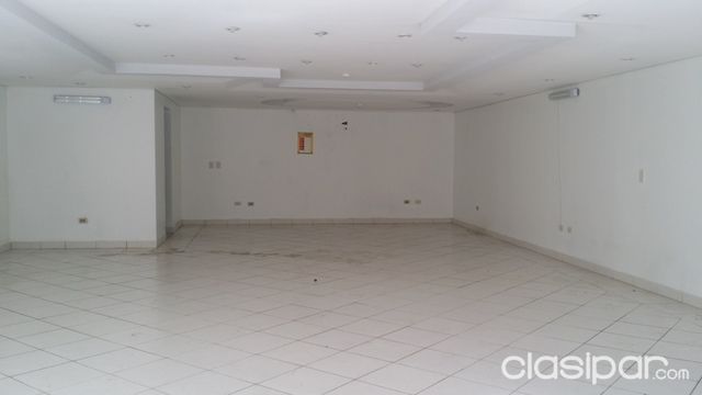 Salón comercial sobre Alberdi zona centro — foto 2