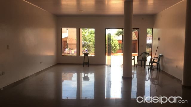 VENDO EDIFICIO CON SALONES COMERCIALES EN CURUGUATY — foto 2