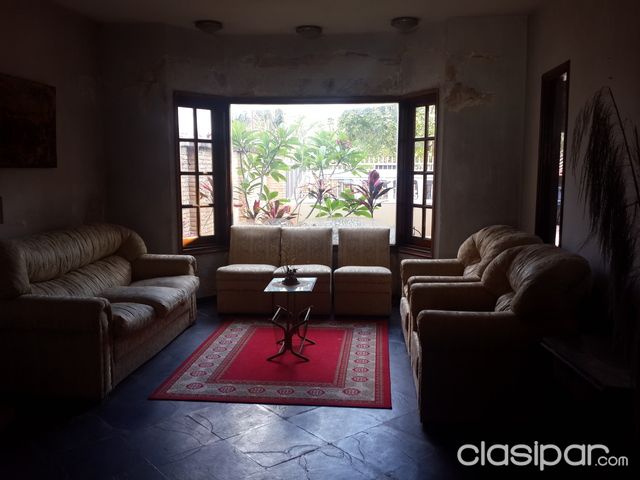 VENDO CASA EN BARRIO MANORA ASUNCIÓN. A PASOS DEL SHOPPING DEL SOL — foto 2