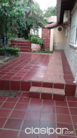 576 ms2 EN SAJONIA CASA CON PISCINA — foto 2