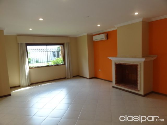 EN ALQUILER HERMOSA CASA EN B° MBURUCUYA COD 073 — foto 2