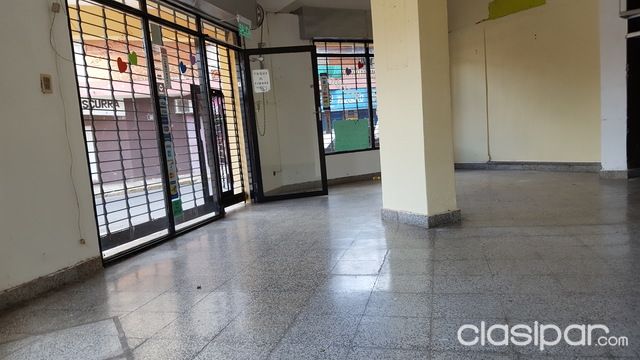 Espectacular Salón en esquina a una cuadra del palacio de justicia — foto 3