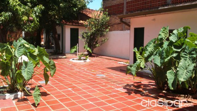 Alquilo casa sobre Avda. Presidente Peron — foto 3