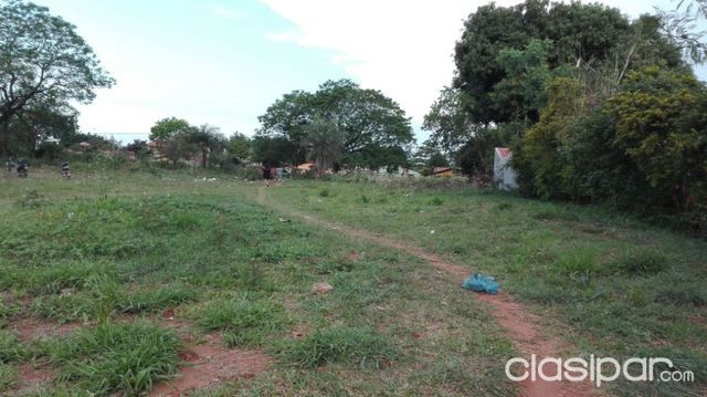 VENDO TERRENO DE 2.100 M2 SOBRE LEOPARDI — foto 2