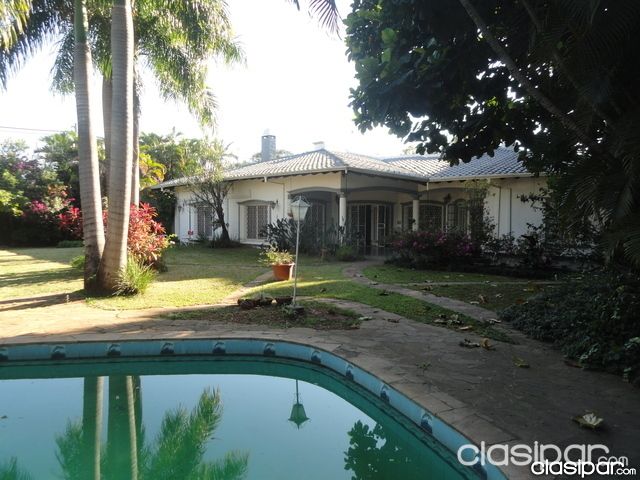 HERMOSA CASA ZONA VILLA MORRA, SUPERFICIE 1542 m2, CON PISCINA Y QUINCHO — foto 2