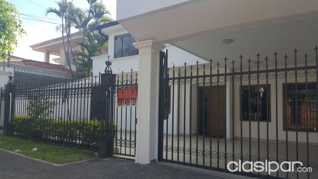 ALQUILO CASA RESIDENCIA EN BARRIO LOS LAURELES. UBICADO SOBRE ALAS PARAGUAYAS — foto 2